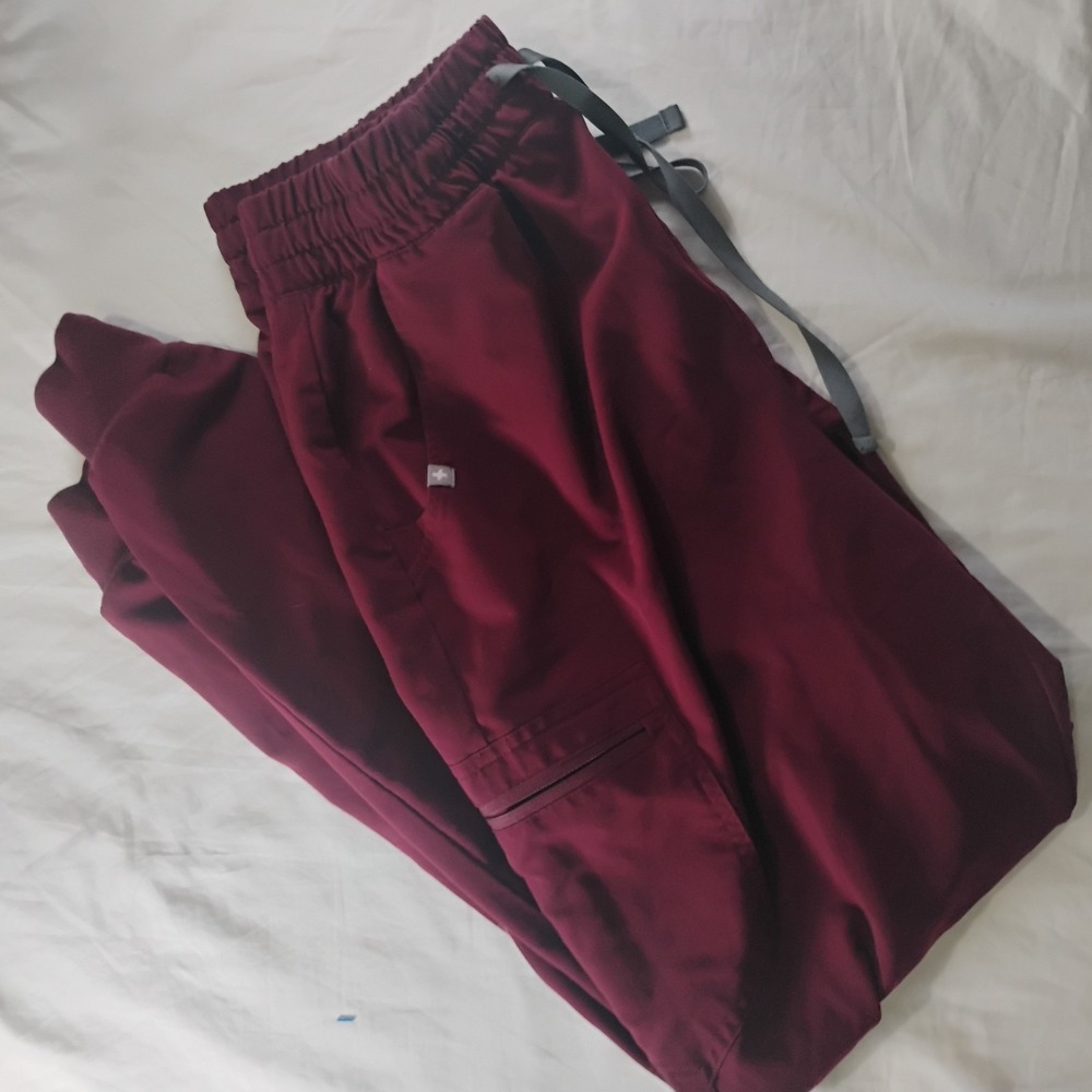 figs  technical‎ collection scubs Lg burgundy unisex
